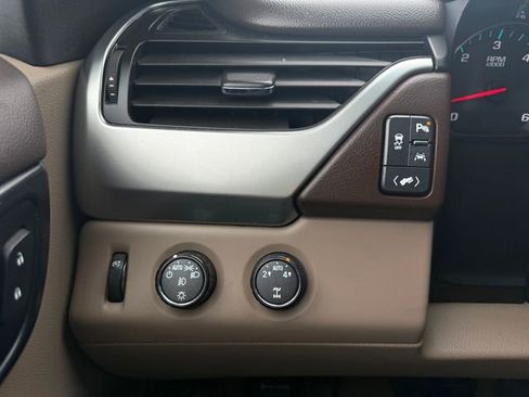 Used 2016 Chevrolet Tahoe LT image 15