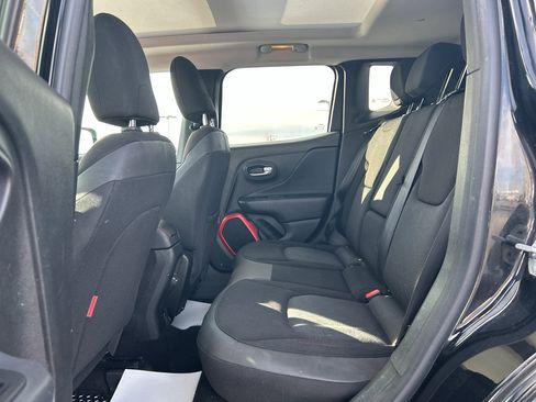 Used 2018 Jeep Renegade Trailhawk w/ UConnect 8.4 Nav Group image 10