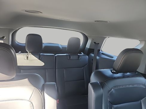 Certified 2023 Ford Explorer XLT w/ Equipment Group 202A image 8