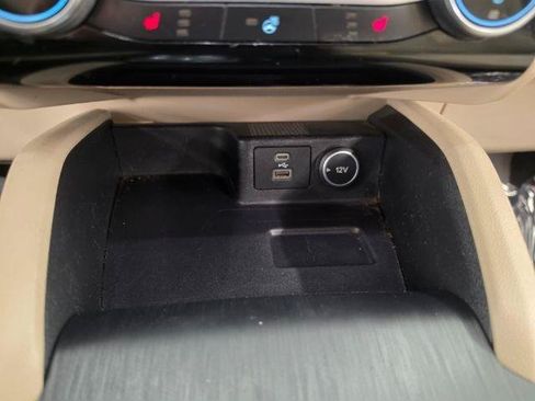 Used 2021 Ford Escape SE w/ Cold Weather Package FWD image 24