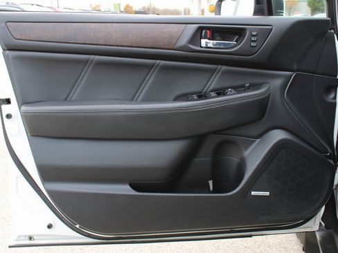 Used 2019 Subaru Outback 3.6R Limited image 9