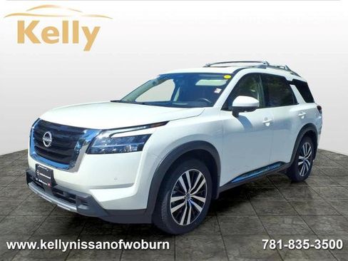 Certified 2024 Nissan Pathfinder Platinum AWD/4WD image 1