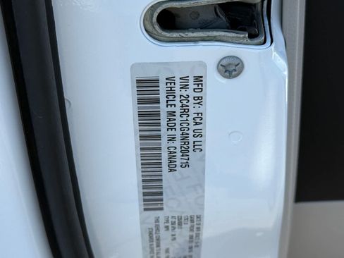 Used 2022 Chrysler Voyager LX FWD image 14