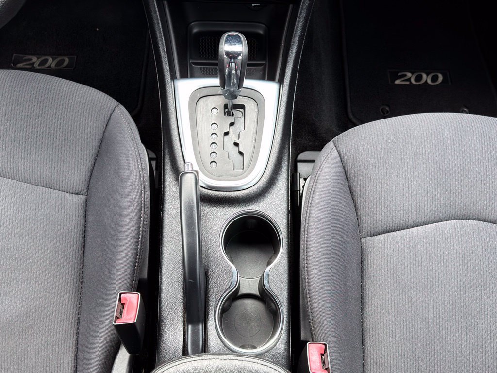 Used 2014 Chrysler 200 LX FWD image 2