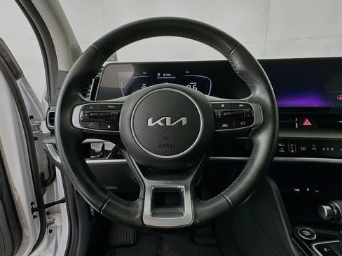 Used 2024 Kia Sportage EX FWD image 16