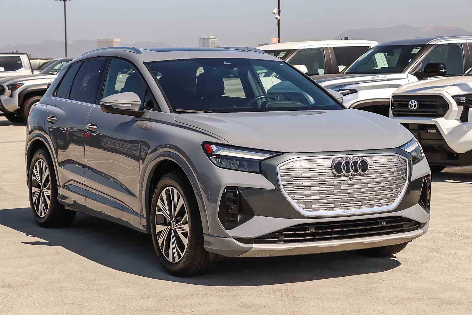 Used 2023 Audi Q4 e-tron Premium Plus w/ Premium Plus RWD image 3