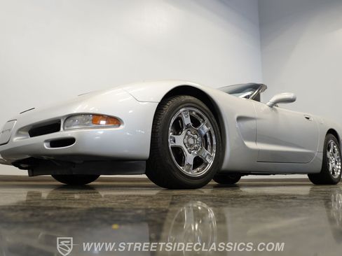 Used 1998 Chevrolet Corvette Convertible w/ Performance Handling Pkg RWD image 21