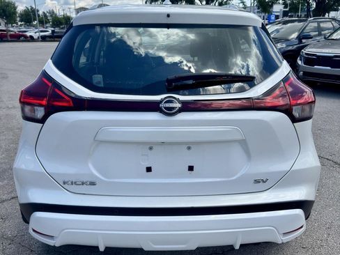 Used 2022 Nissan Kicks SV FWD image 4