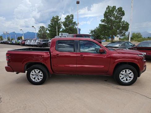Used 2023 Nissan Frontier SV AWD/4WD image 4