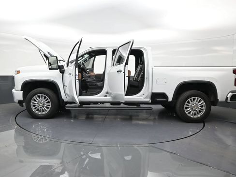 Used 2023 Chevrolet Silverado 2500 High Country w/ Z71 Off-Road Package AWD/4WD image 30