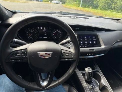 Used 2019 Cadillac XT4 Premium Luxury AWD/4WD image 22