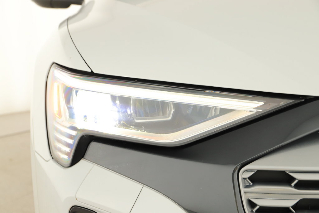 Certified 2024 Audi Q8 e-tron Premium AWD/4WD image 33