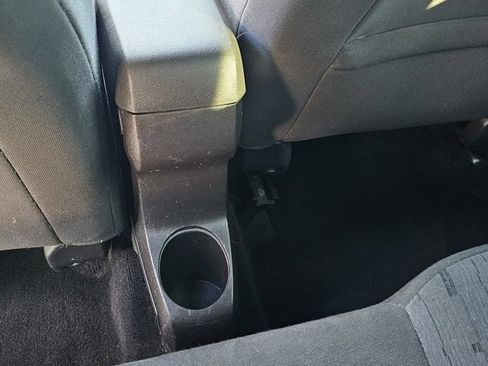 Used 2010 Ford Focus SE image 21