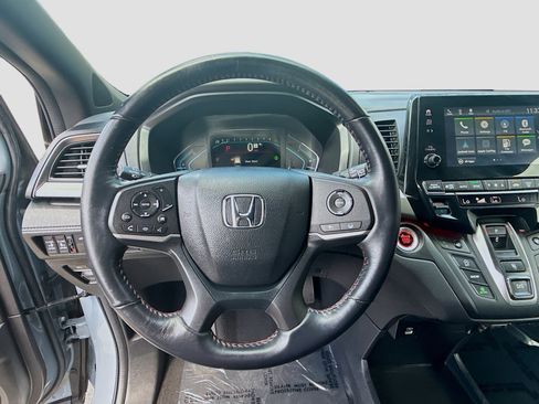 Used 2024 Honda Odyssey Sport image 10