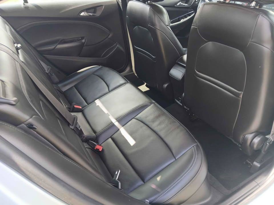 Used 2017 Chevrolet Cruze Premier FWD image 17