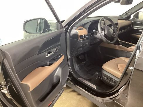 Used 2025 Toyota Grand Highlander AWD Hybrid image 11