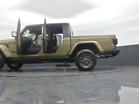 New 2025 Jeep Gladiator Sport image 59