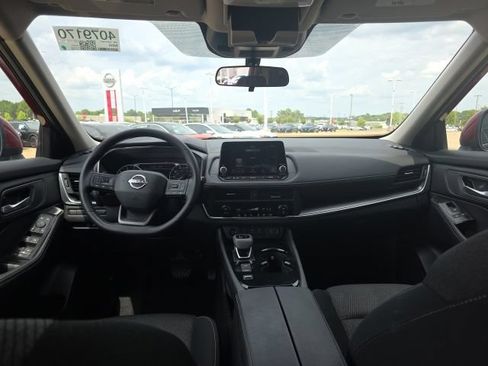 Used 2026 Nissan Rogue SV FWD image 18