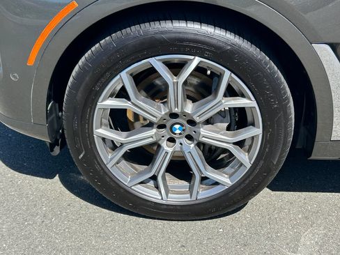 Used 2023 BMW X7 xDrive40i AWD/4WD image 9