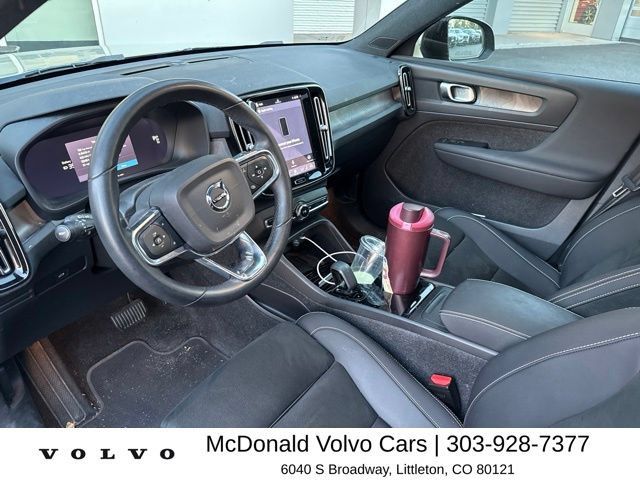 Used 2023 Volvo XC40 Recharge Plus AWD/4WD image 5