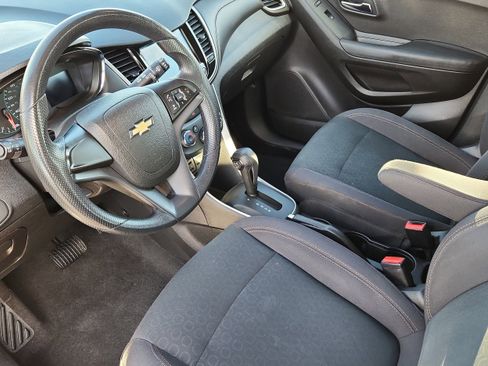 Used 2018 Chevrolet Trax LS image 9