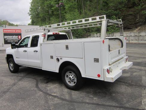 Used 2019 Chevrolet Silverado 2500 W/T w/ WT Convenience Package AWD/4WD image 2