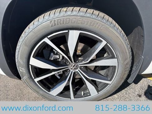 New 2026 Volkswagen Atlas Cross Sport SEL Premium R-Line AWD/4WD image 31