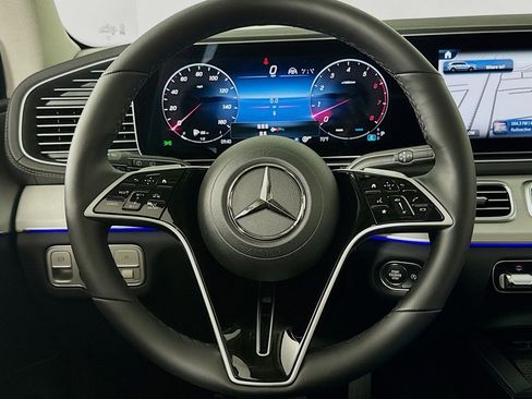 New 2026 Mercedes-Benz GLS 450 4MATIC image 18