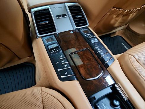 Used 2016 Porsche Panamera Edition w/ Premium Package Plus image 33
