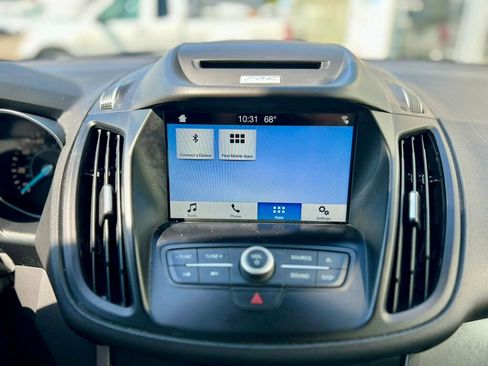 Used 2017 Ford Escape SE w/ Equipment Group 201A FWD image 23
