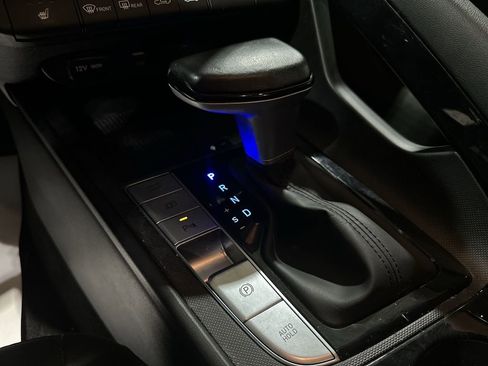 Used 2024 Hyundai Elantra Limited image 22