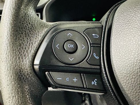 Used 2019 Toyota RAV4 LE w/ Carpet Mat Package AWD/4WD image 16