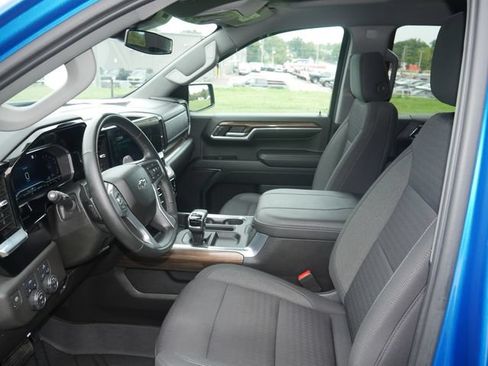Used 2023 Chevrolet Silverado 1500 RST w/ Rally Edition AWD/4WD image 2