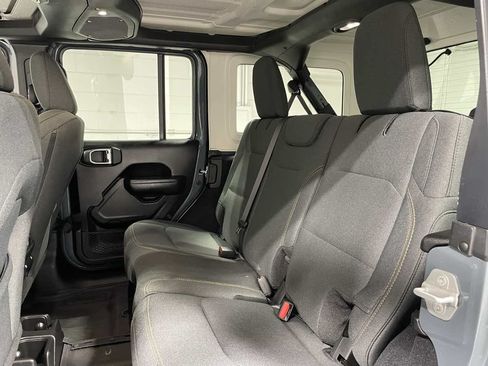 Used 2025 Jeep Wrangler Unlimited Sport AWD/4WD image 17