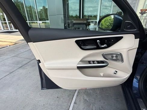Used 2025 Mercedes-Benz C 300 Sedan image 13