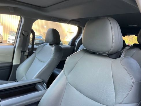 Used 2021 Toyota Sienna XLE image 13