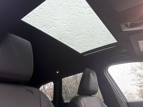 Certified 2025 BMW X1 xDrive28i w/ Premium Package image 18