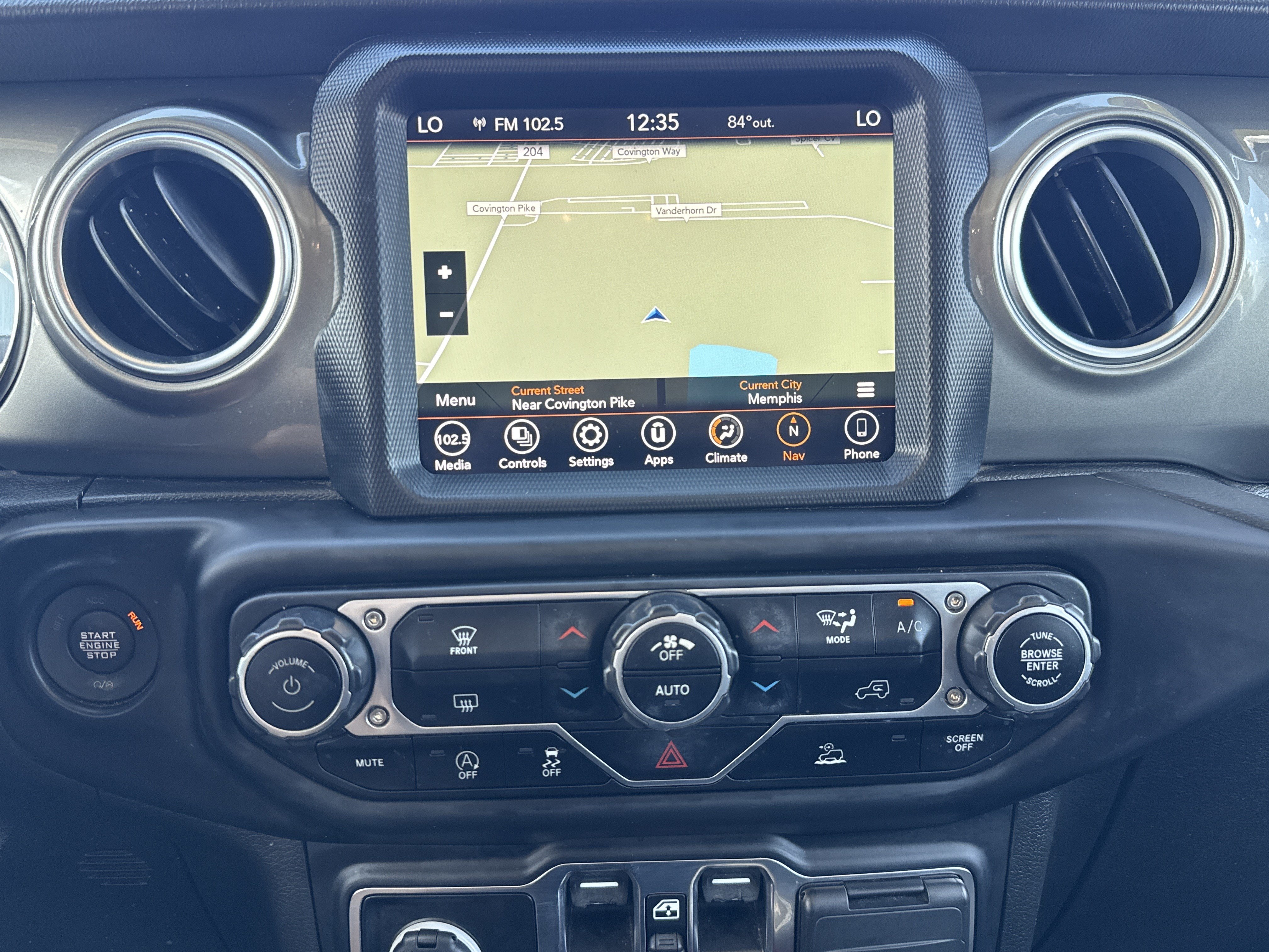 Used 2023 Jeep Wrangler Unlimited Sahara AWD/4WD image 12