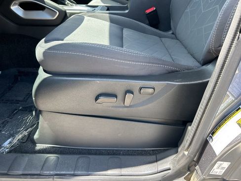 Certified 2025 Nissan Frontier SV RWD image 18
