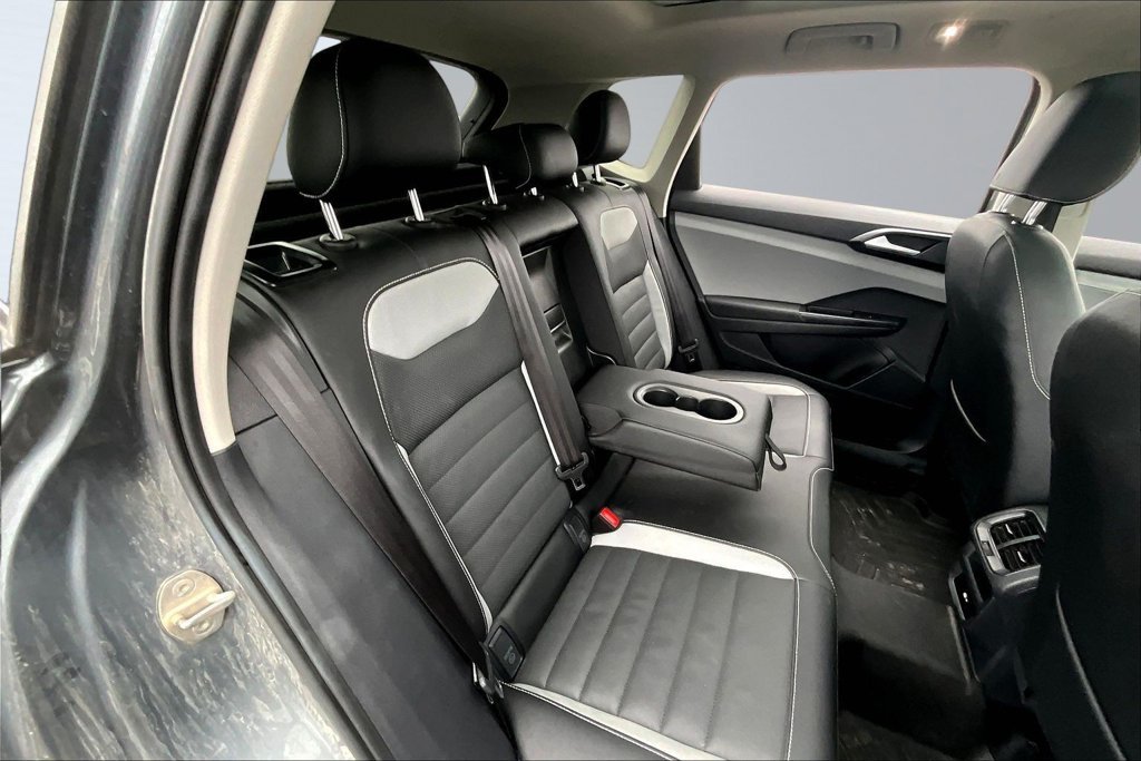 Used 2022 Volkswagen Taos SEL AWD/4WD image 25