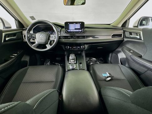 Used 2024 Mitsubishi Outlander ES AWD/4WD image 27