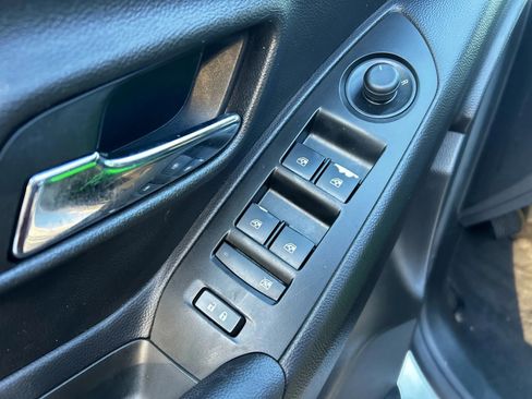 Used 2018 Chevrolet Trax LT w/ LT Convenience Package image 19