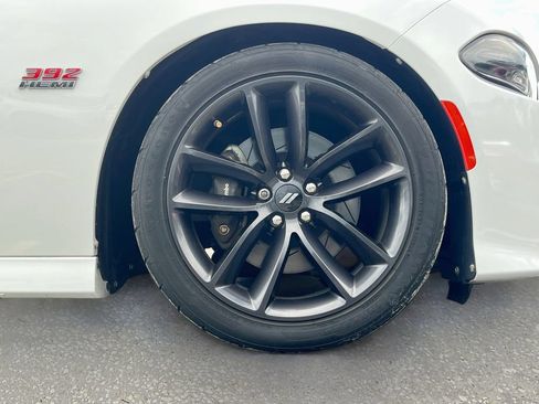 Used 2019 Dodge Charger Scat Pack w/ Plus Group RWD image 30