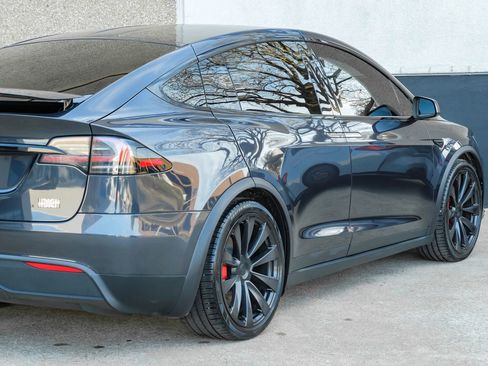 Used 2023 Tesla Model X Plaid image 11