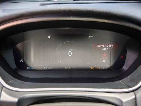 Used 2020 Lincoln Nautilus Reserve FWD image 13