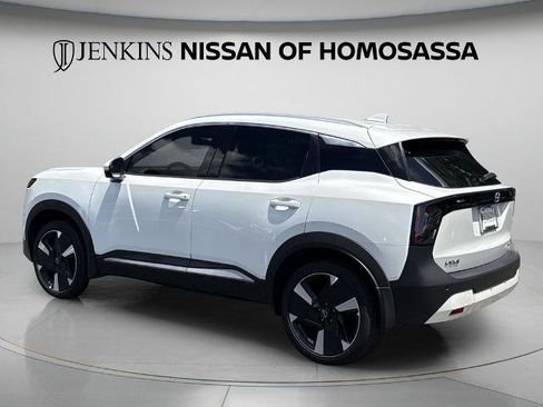 Certified 2025 Nissan Kicks SR FWD image 10