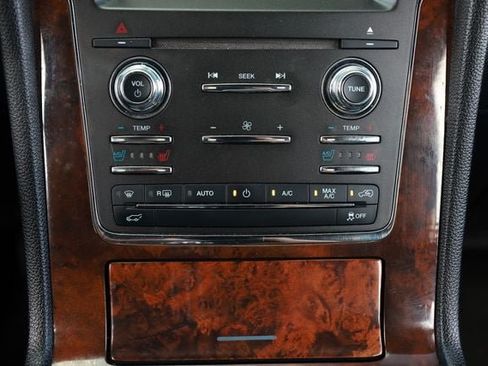 Used 2016 Lincoln Navigator Select RWD image 38