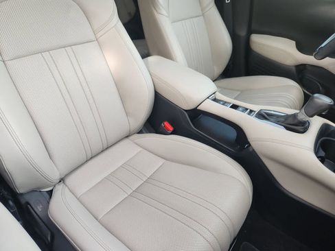 Used 2023 Honda HR-V EX-L image 12