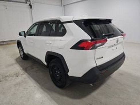 Used 2023 Toyota RAV4 LE AWD/4WD image 4
