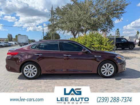 Used 2017 Kia Optima EX w/ Premium Package image 2